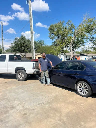 Satisfied Dallas junk car seller after selling their vehicle to Clunqr